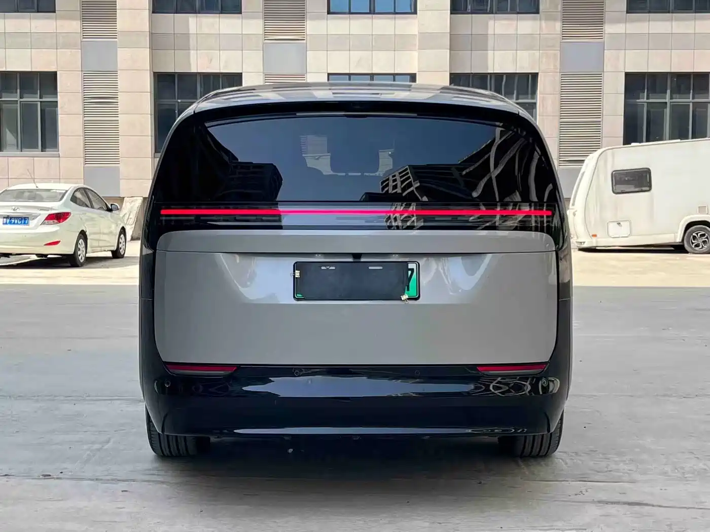 Li Auto MEGA 2025 Model Home Family Special Edition фото 8