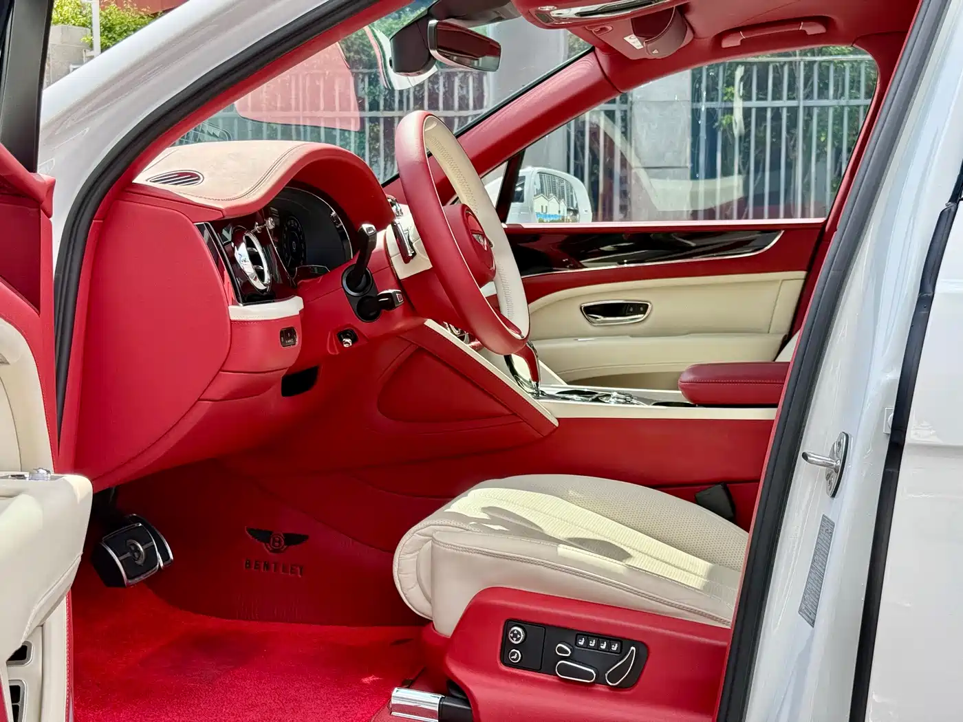 Bentley Bentayga 2025 2024 4.0T V8 Long Wheelbase