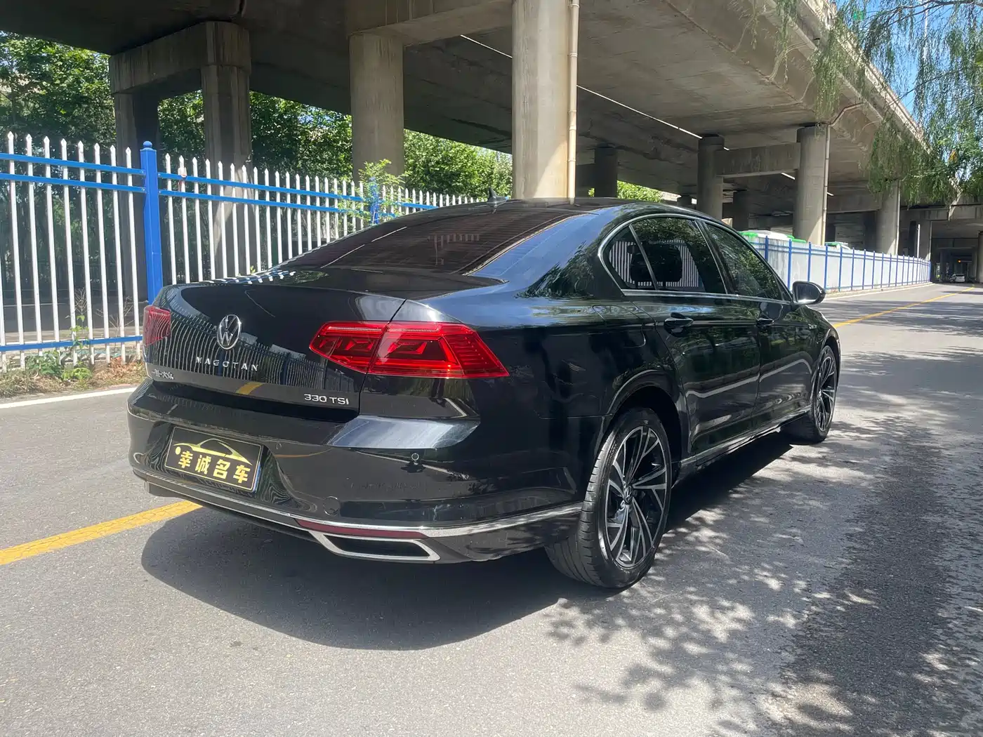 Volkswagen Magotan 2020 330TSI DSG Luxury фото 7