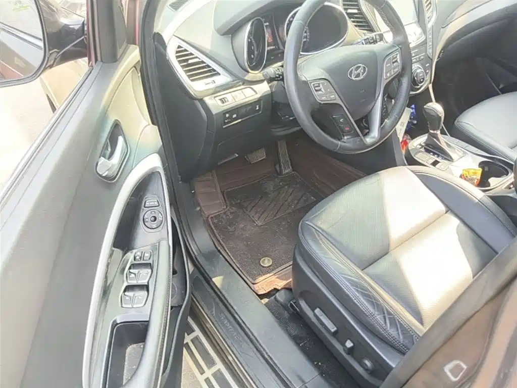 Hyundai Santa Fe 2015 2.0T Automatic 4WD Smart 7-seater фото 16