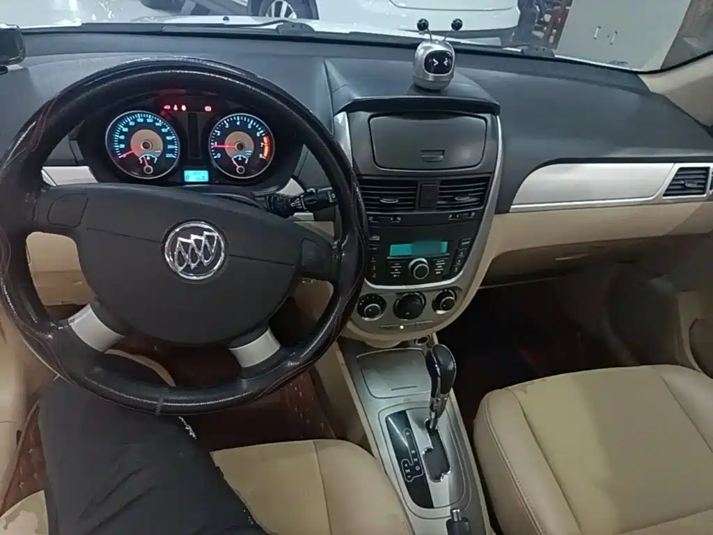 Фото 10 - Buick Excelle