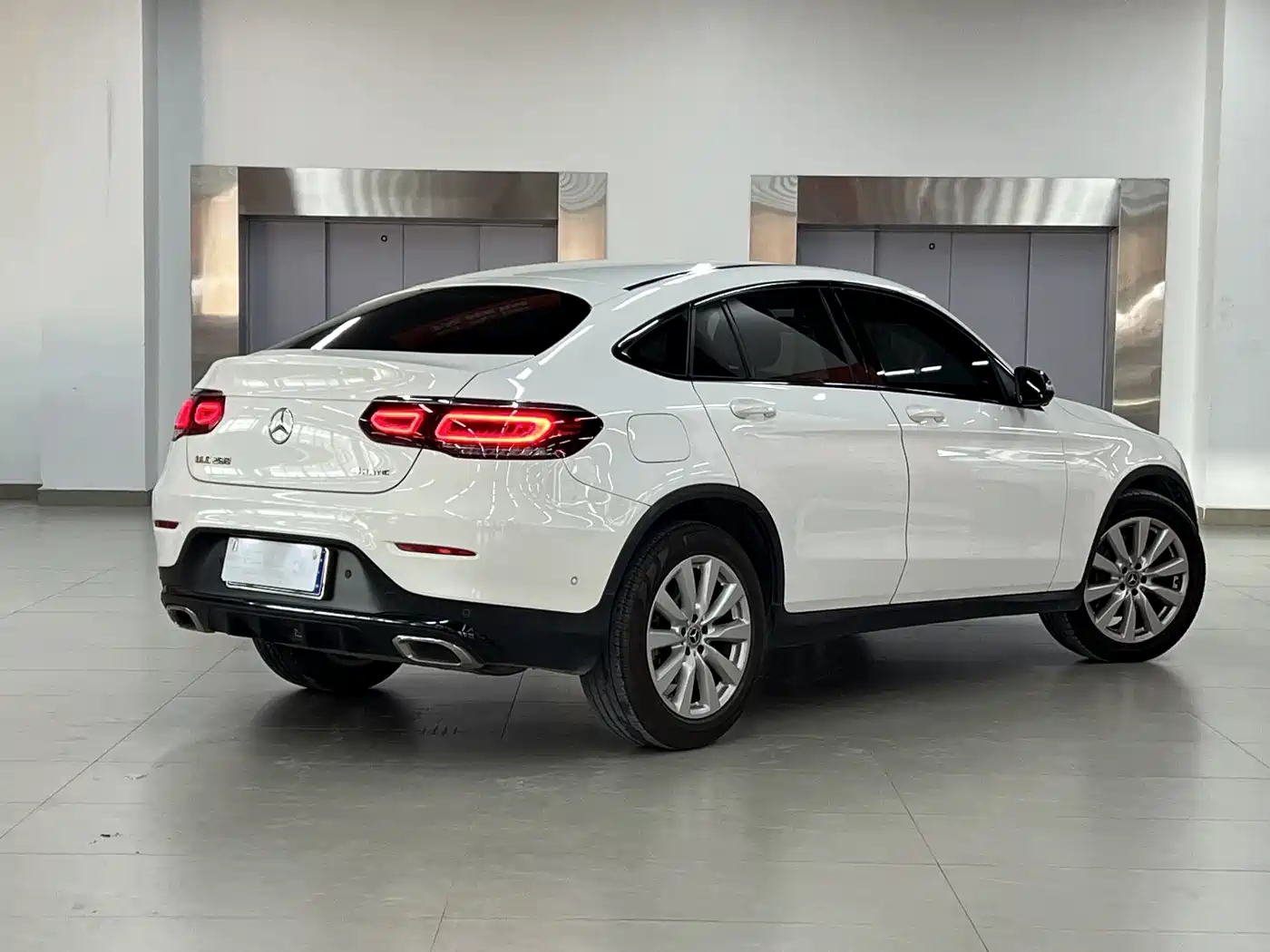 Mercedes-Benz GLC Coupe 2020 GLC 260 4MATIC Coupe SUV фото 3