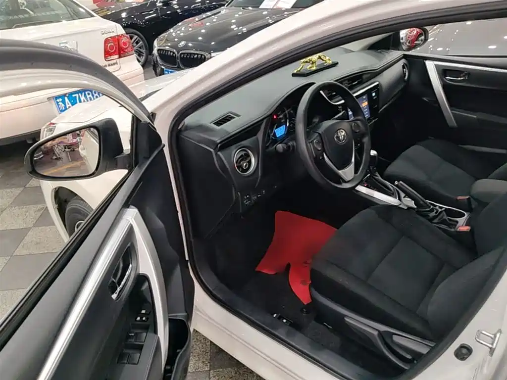 Toyota Levin 2017 Facelift 185T CVT Elite (China V) фото 16