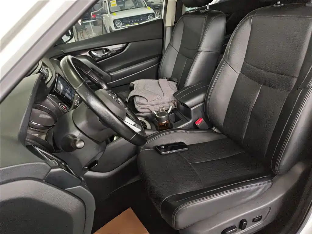 NISSAN QIJUN