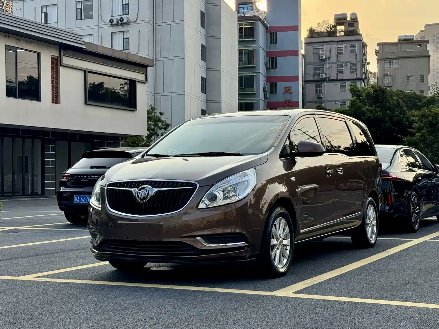 Фото 2 - Buick GL8
