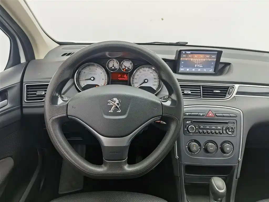 Peugeot 308 2014 Model Joy Edition Classic 1.6L Automatic Superior Style фото 11