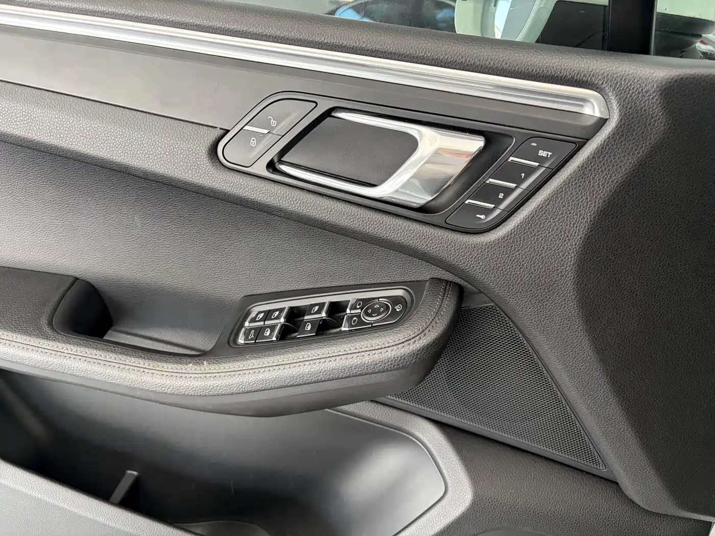 Porsche Macan 2016 Macan 2.0T фото 12