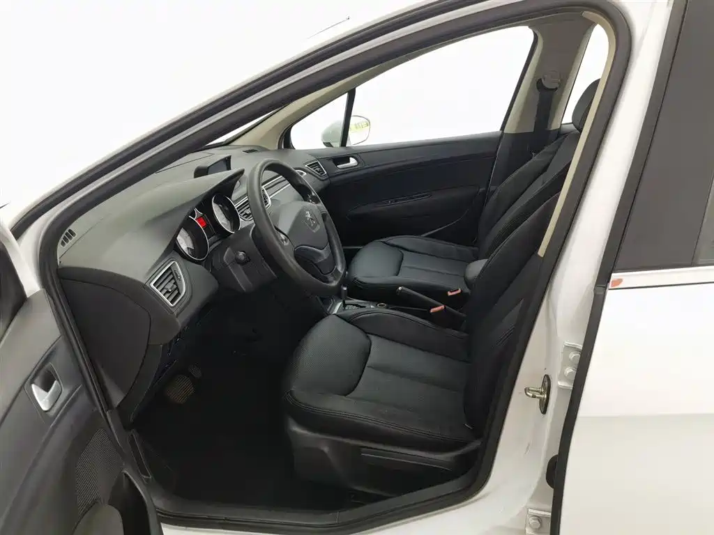 Peugeot 308 2014 Model Joy Edition Classic 1.6L Automatic Superior Style фото 10