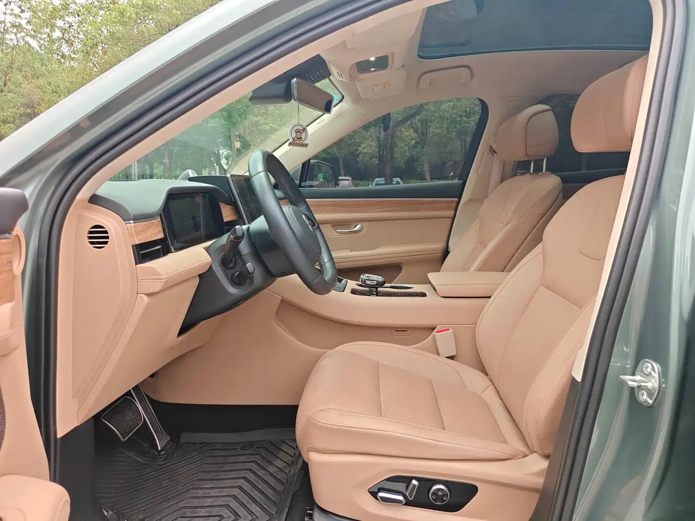 AITO Wenjie AITO M5 2023 Extended Range RWD Smart Drive Edition фото 12