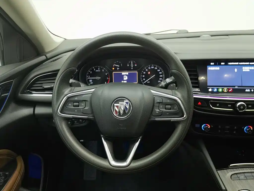 صورة 11 - Buick Regal