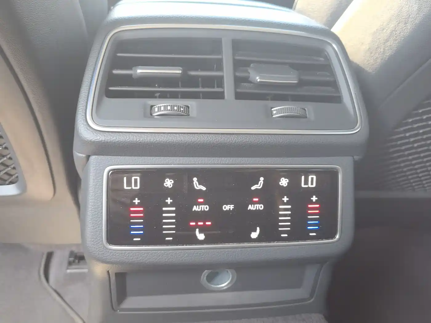Audi A6L 2021 45 TFSI Exclusive Sport фото 11