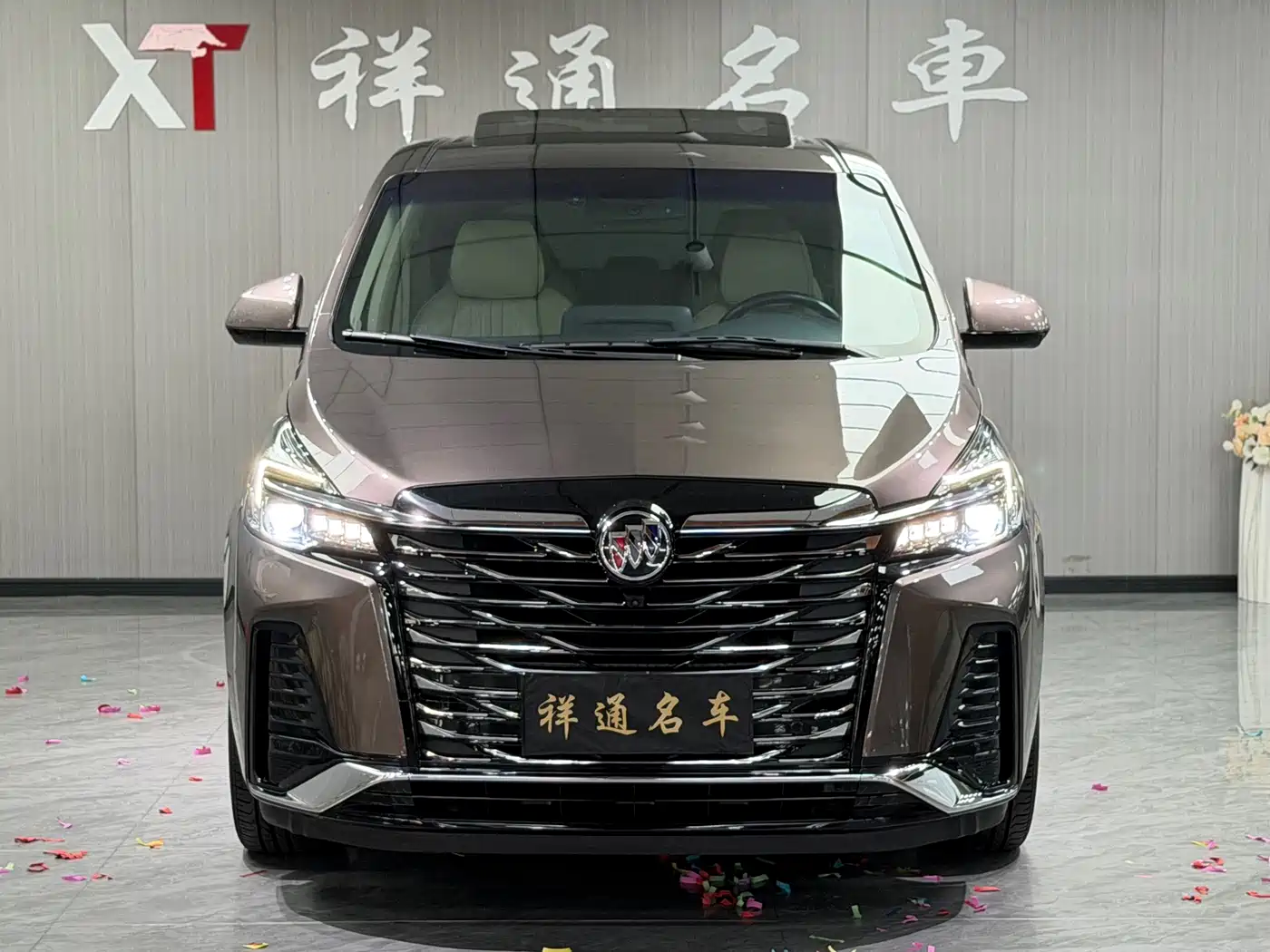 Photo 5 - Buick GL8