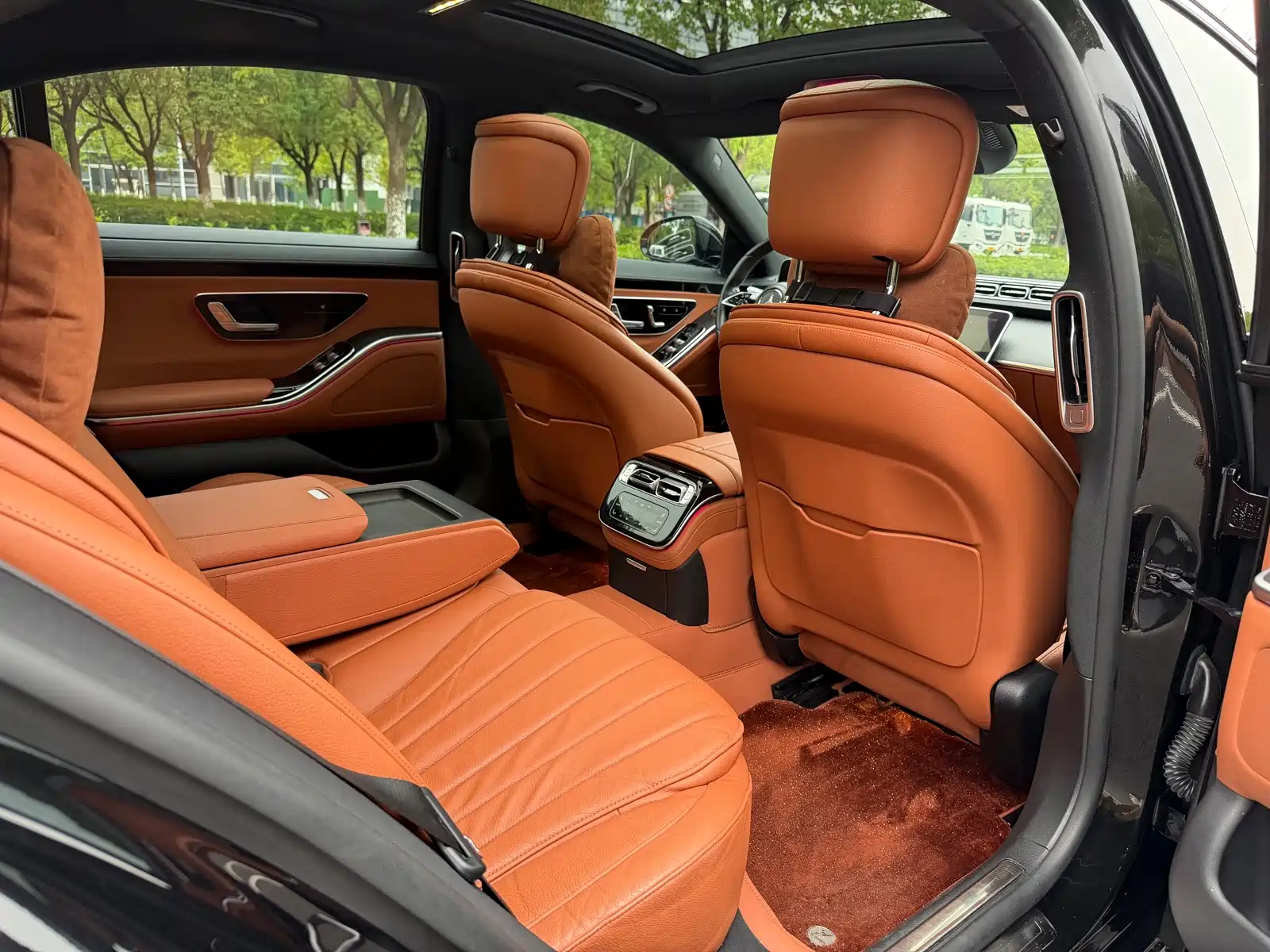 Фото 5 - Mercedes-Benz S-Class