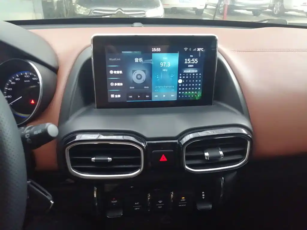 Dongfeng Aeolus Dongfeng Fengshen AX4 2018 2017 1.6L DCT Trendy