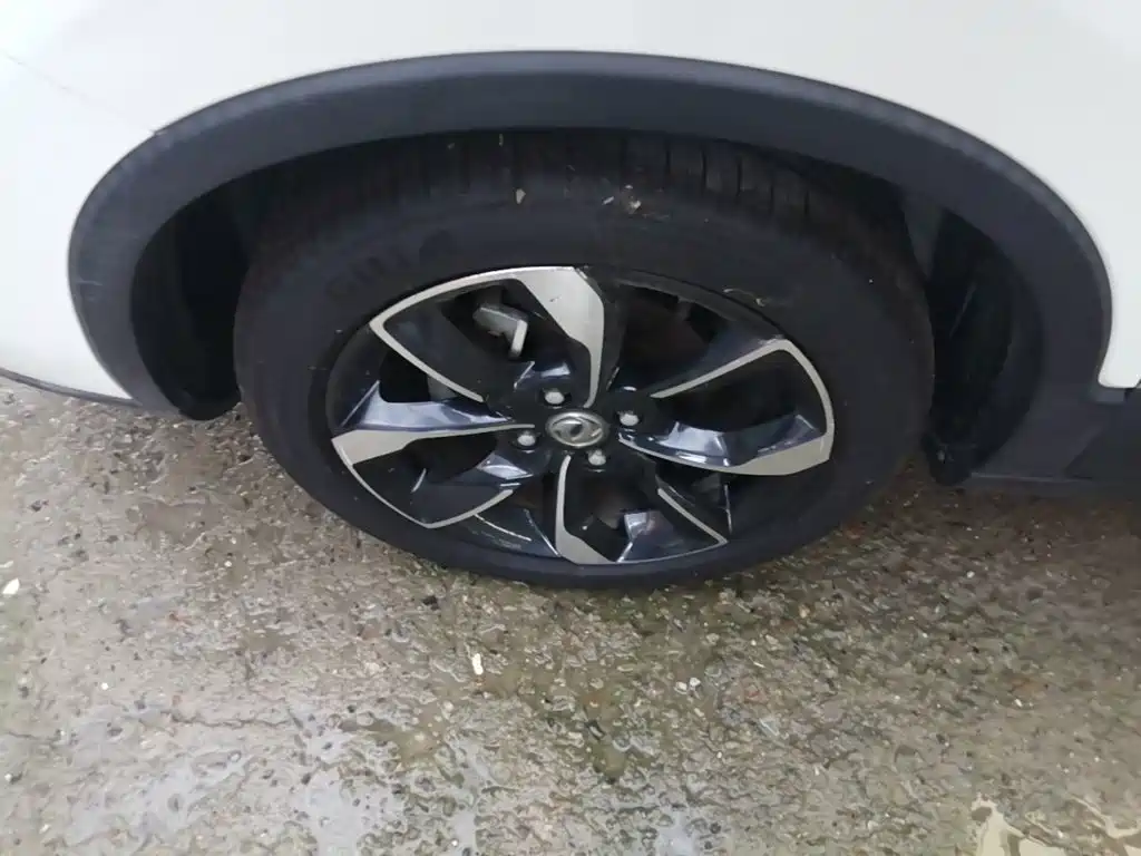 Dongfeng Aeolus Dongfeng Fengshen AX4 2018 2017 1.6L DCT Trendy
