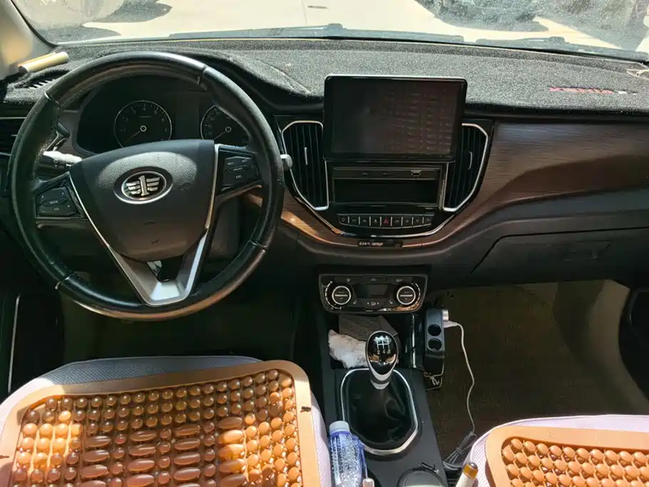 FAW Senya R7 2016 2016 1.6L Manual Premium