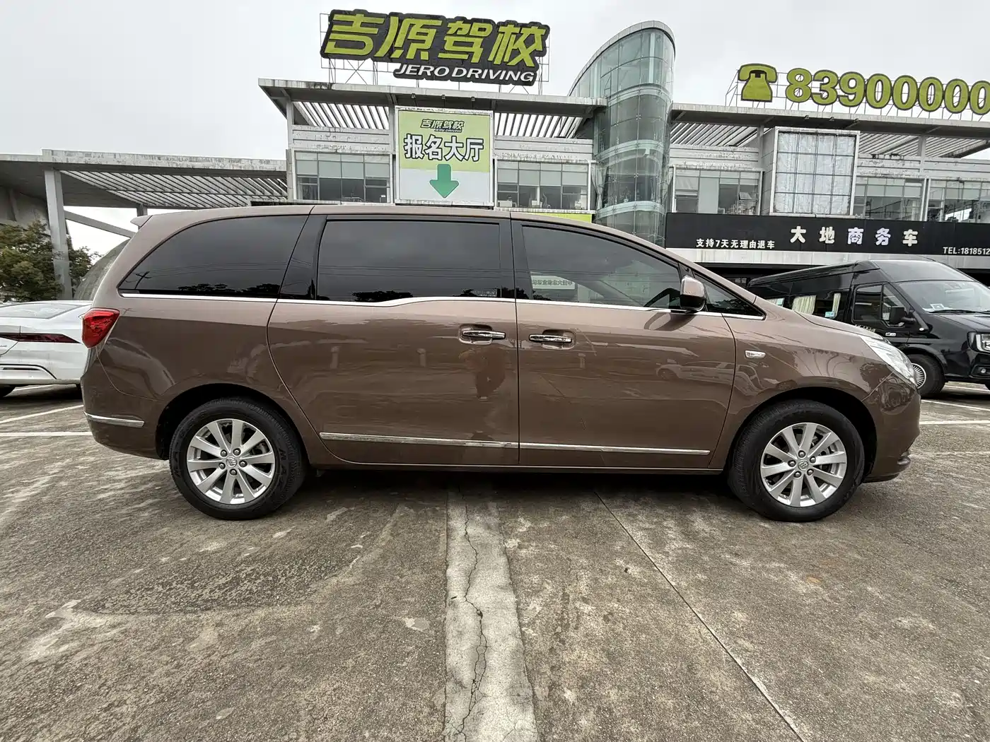 Buick GL8 2018 28T Luxury Model China VI фото 4