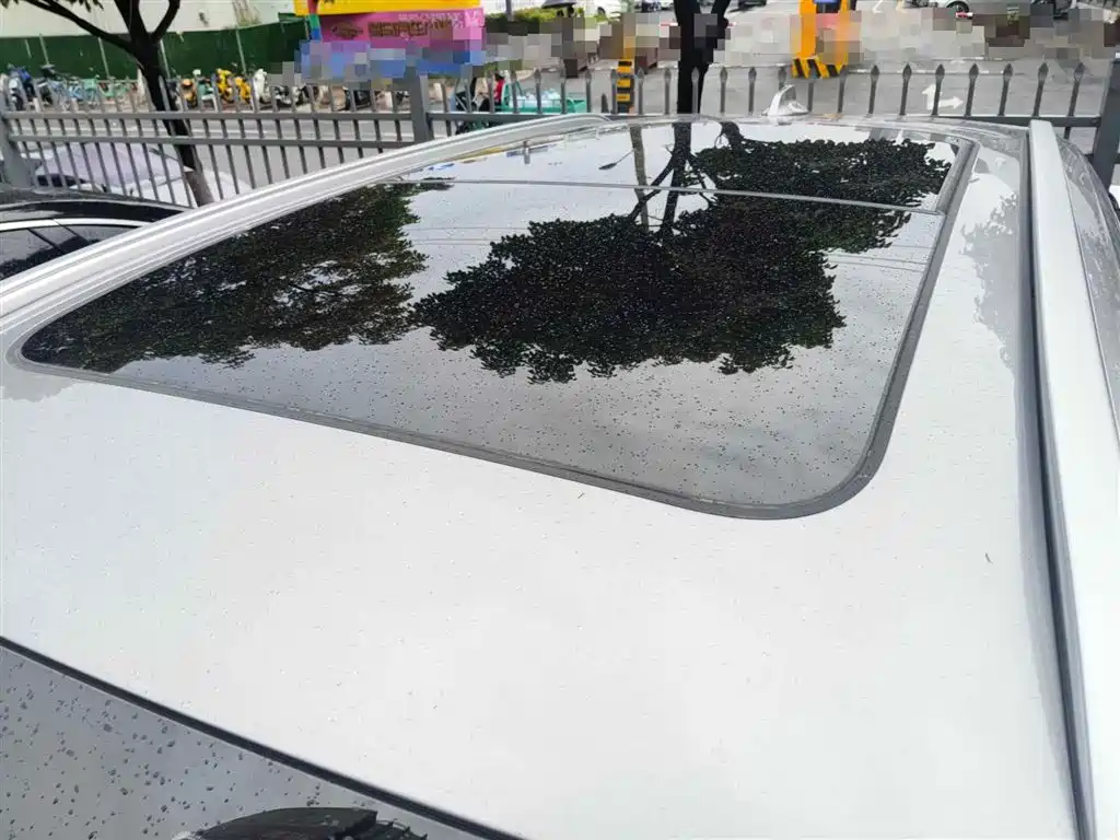 Фото 6 - Geely Monjaro
