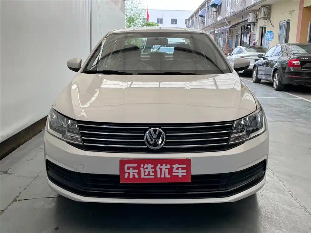 Volkswagen Lavida 2015 1.6L Automatic Trend Edition фото 2