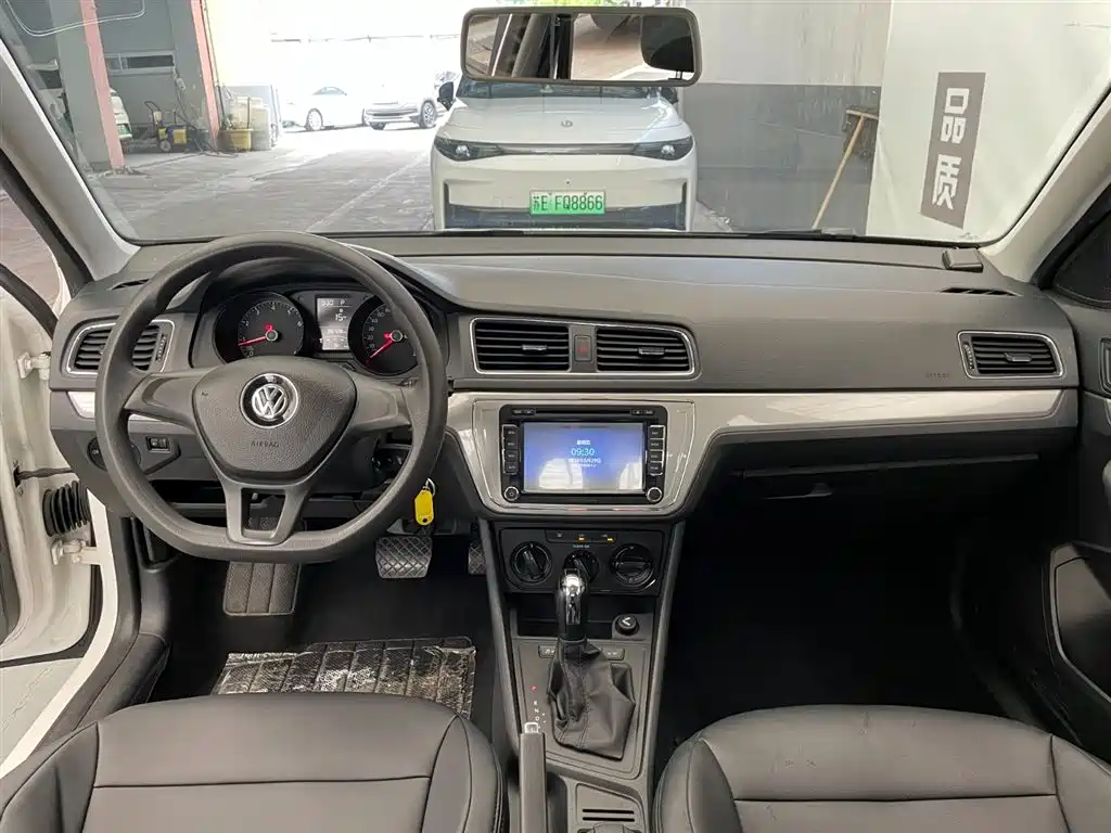 Volkswagen Lavida 2015 1.6L Automatic Trend Edition фото 8