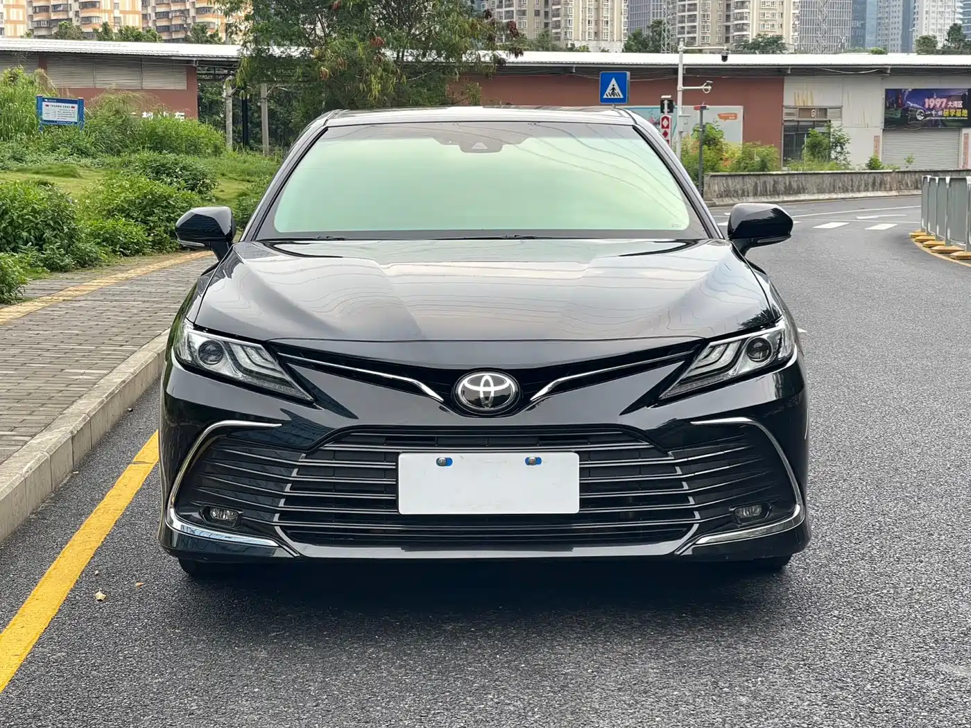 Toyota Camry 2021 2.5G Luxury Edition фото 2