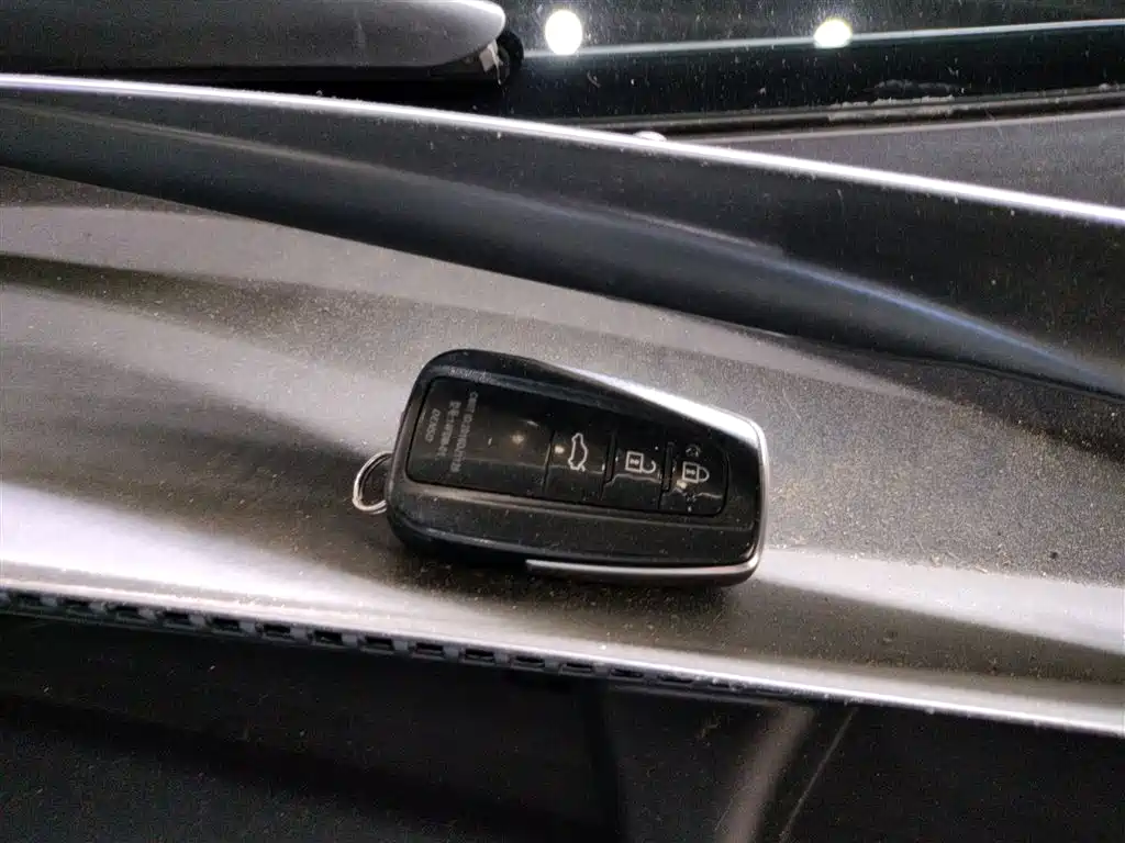 Toyota Camry 2023 Hybrid 2.5HGVP Leading Edition фото 9