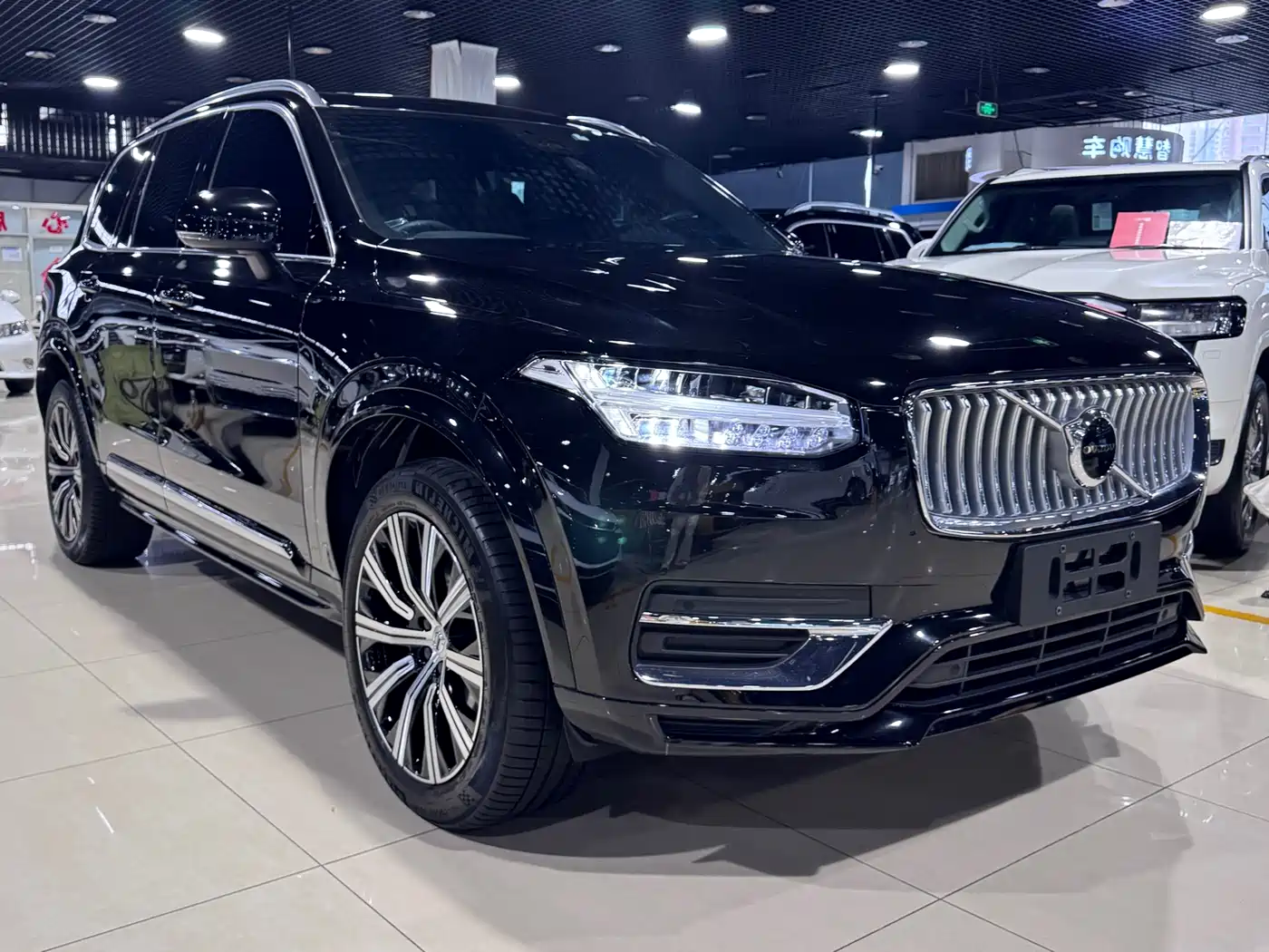 VOLVO XC90