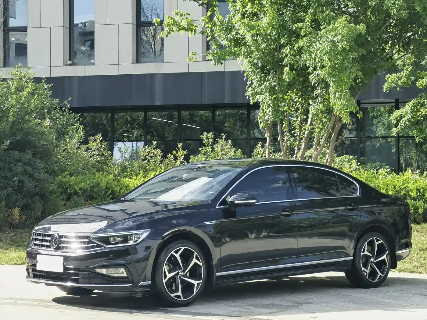 Volkswagen Magotan 2023 Model 2 Million Commemorative Edition 330TSI DSG Luxury