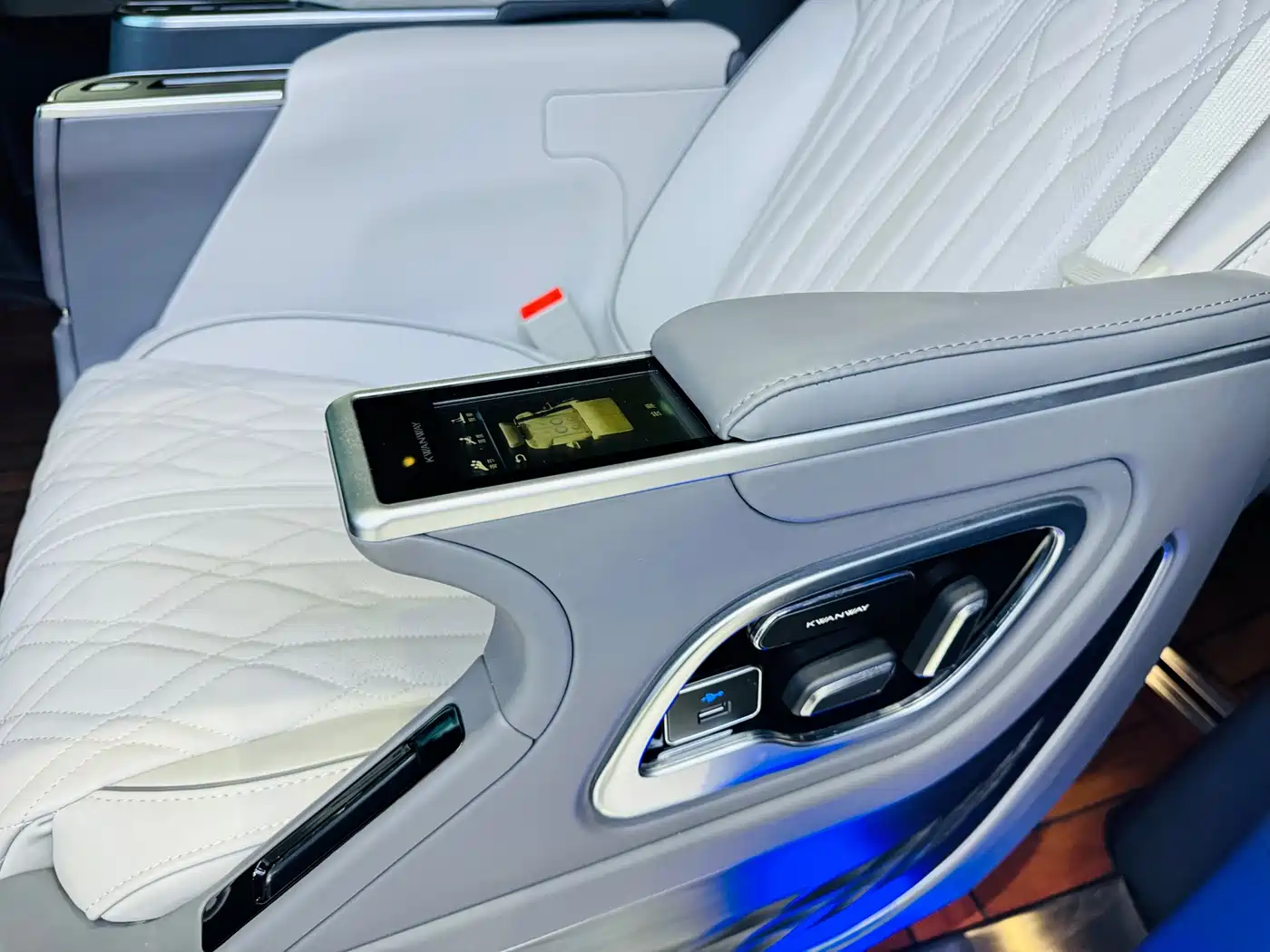 Toyota Sienna 2021 2.5L Hybrid Comfort Edition фото 11