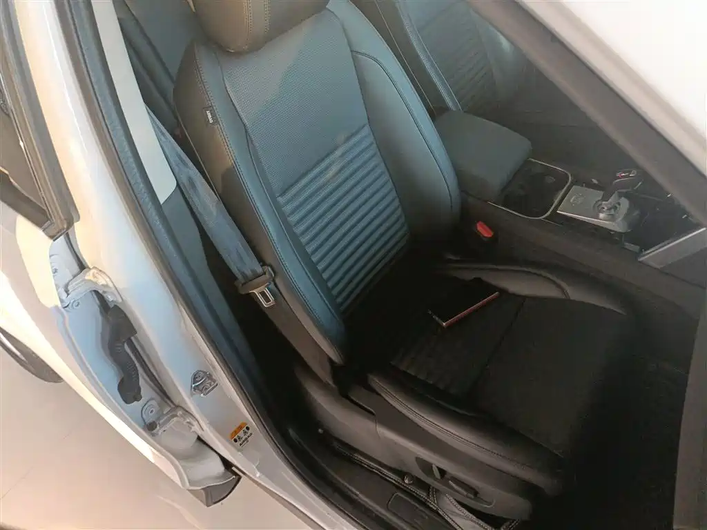 Land Rover Discovery Sport 2022 Model 200PS Family Edition 5-Seater фото 16