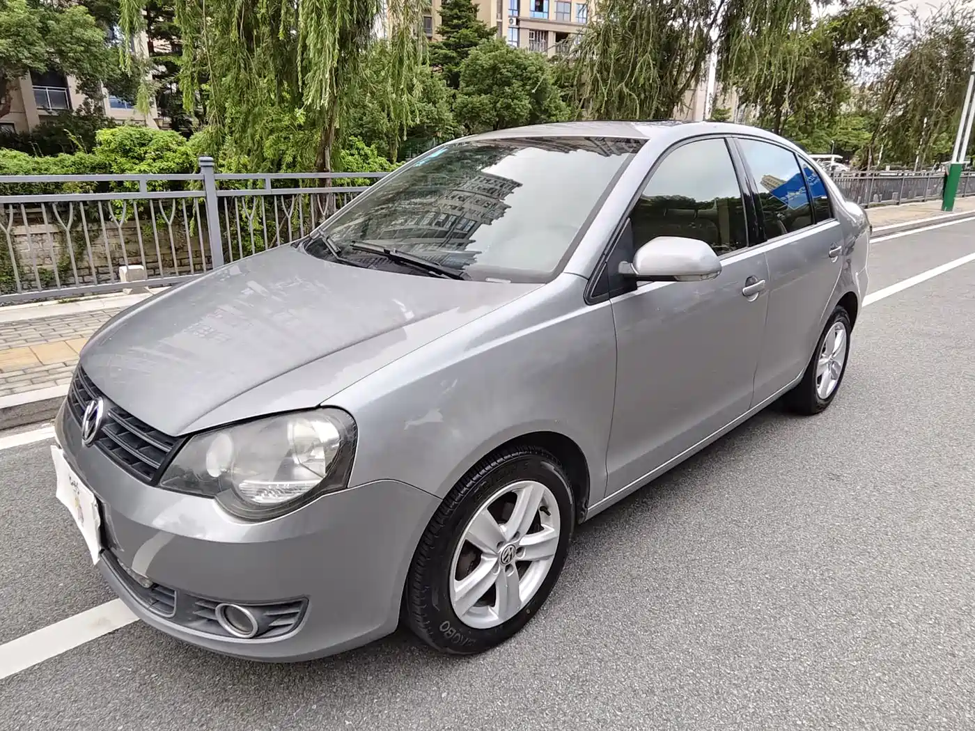 Фото 1 - Volkswagen Polo