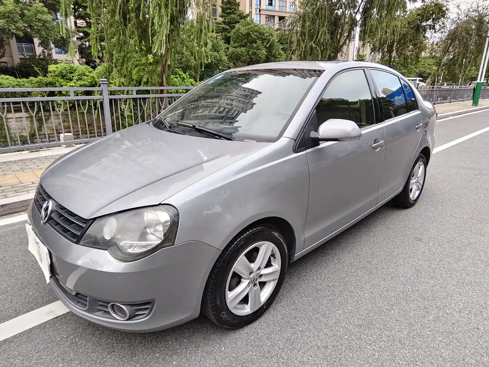 Photo 1 - Volkswagen Polo
