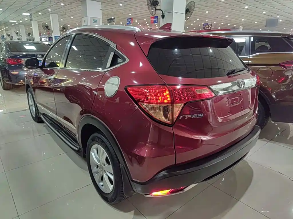 Honda Vezel 2015 2015 1.8L CVT FWD Elite