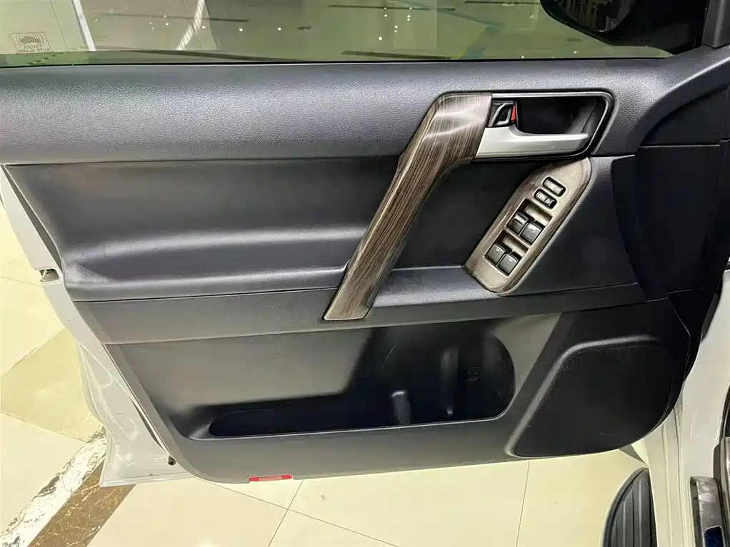 Toyota Prado 2018 3.5L Auto TX-L фото 5