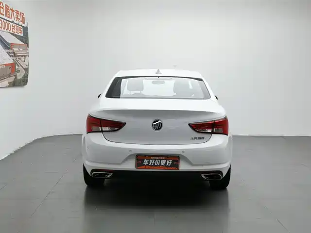Buick Verano 2018 Sedan 20T Dual Clutch Leading — фото 4