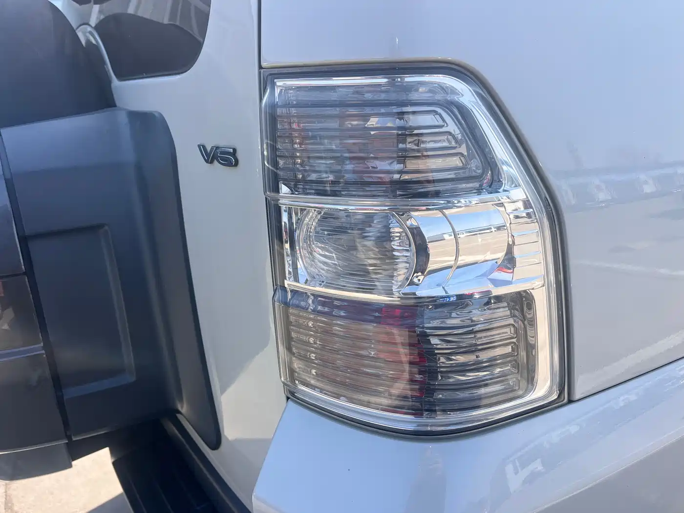 Mitsubishi Pajero (Import) 2016 3.0L Automatic Standard (China V) фото 13