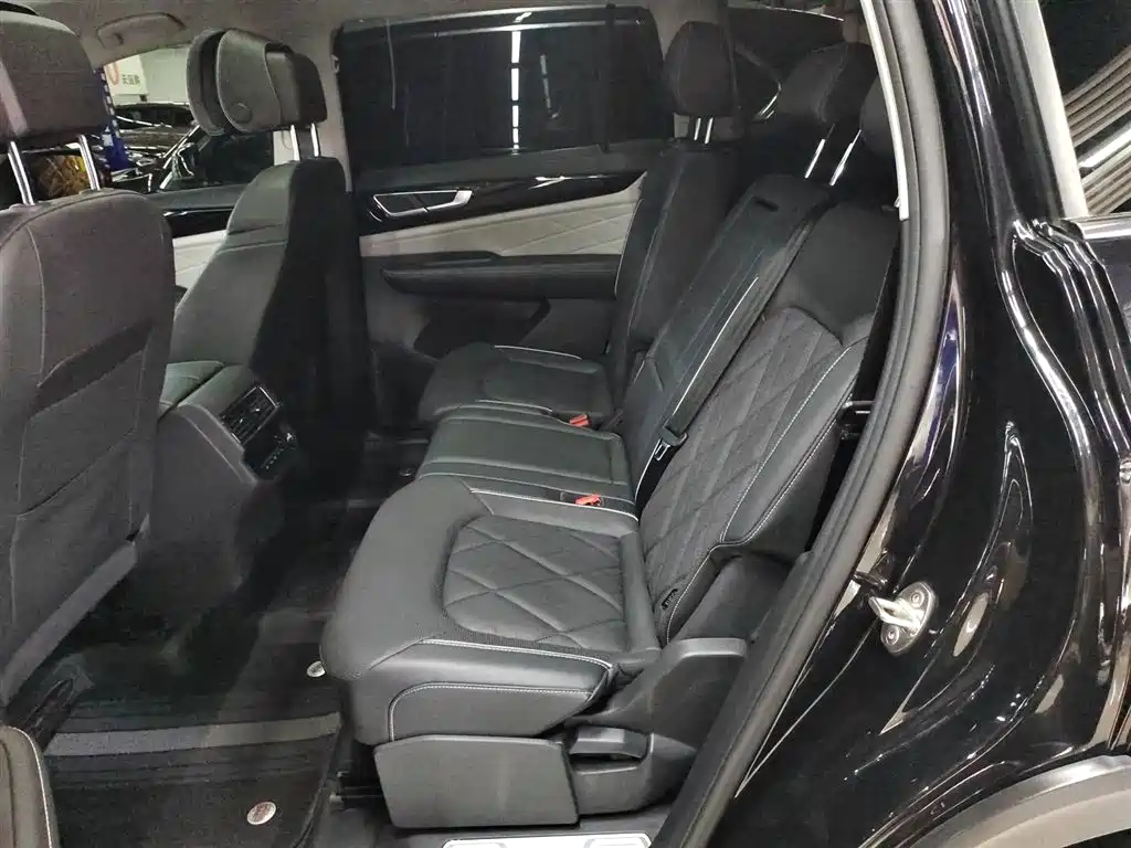 Volkswagen Teramont 2024 380TSI 4WD Dragon Glory Edition фото 17