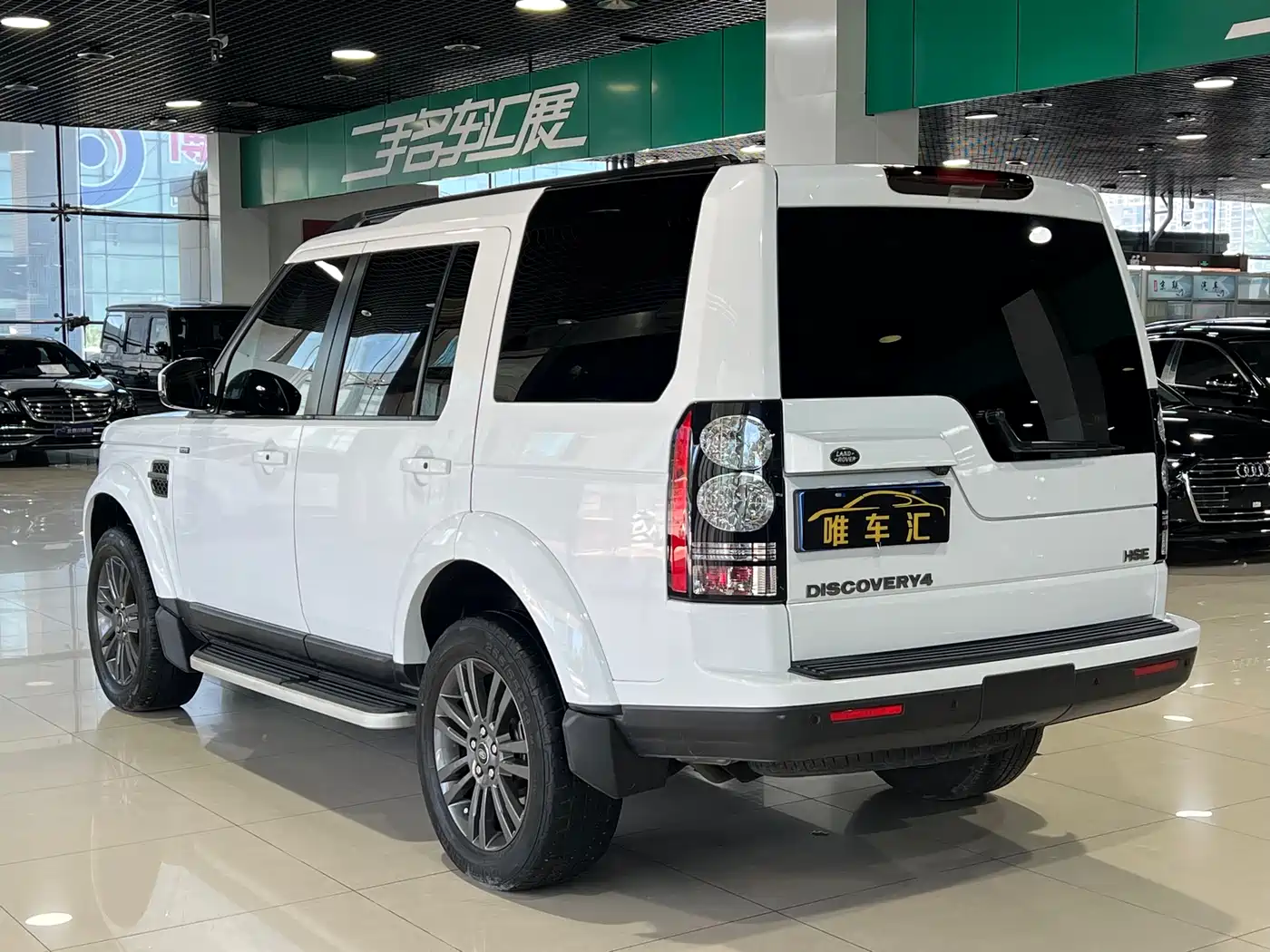 Land Rover Discovery 2016 3.0 SC Gloss Black Collector's Edition HSE фото 6