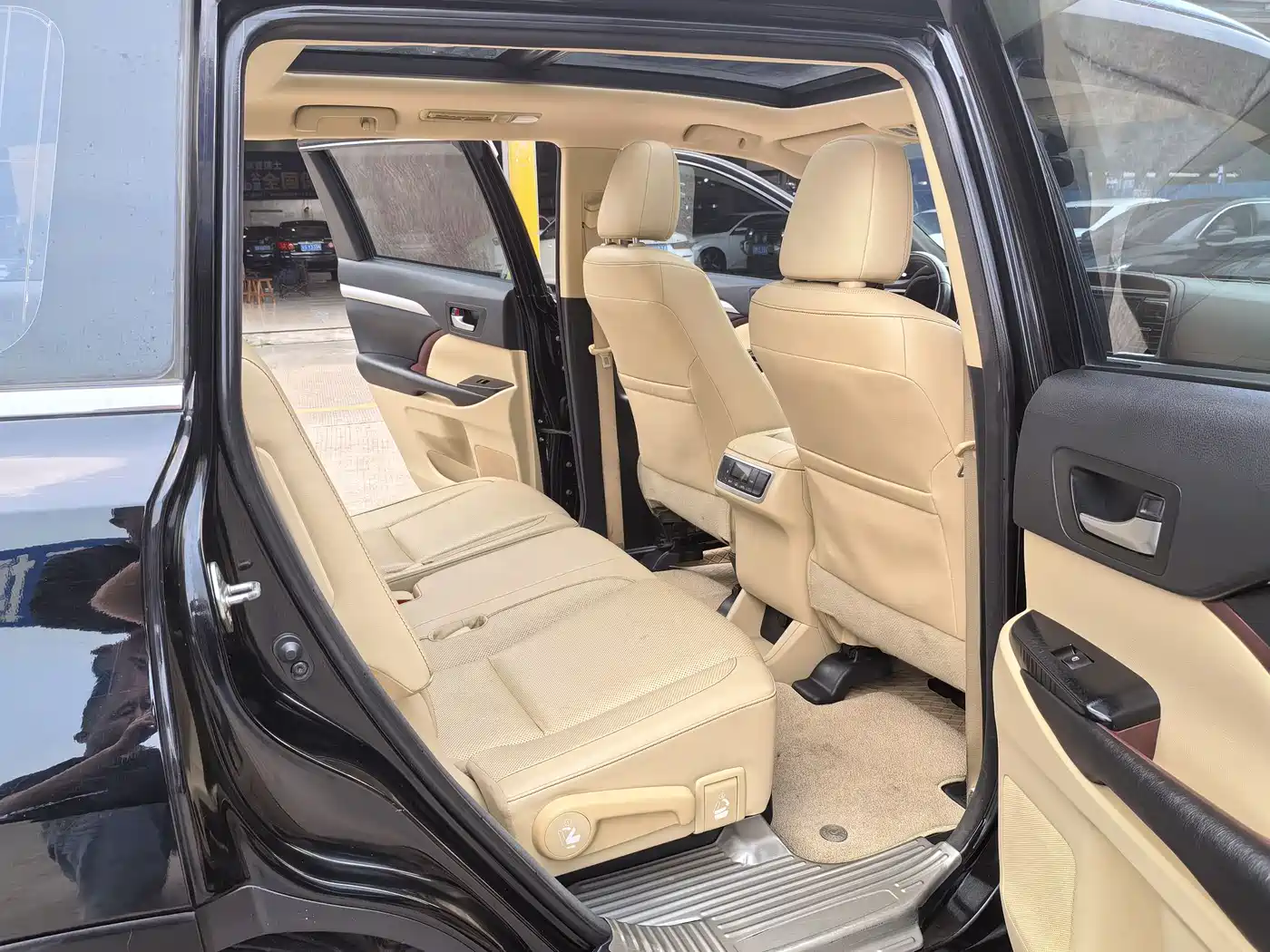 Toyota Highlander 2015 2.0T AWD Luxury Edition 7-seater фото 12
