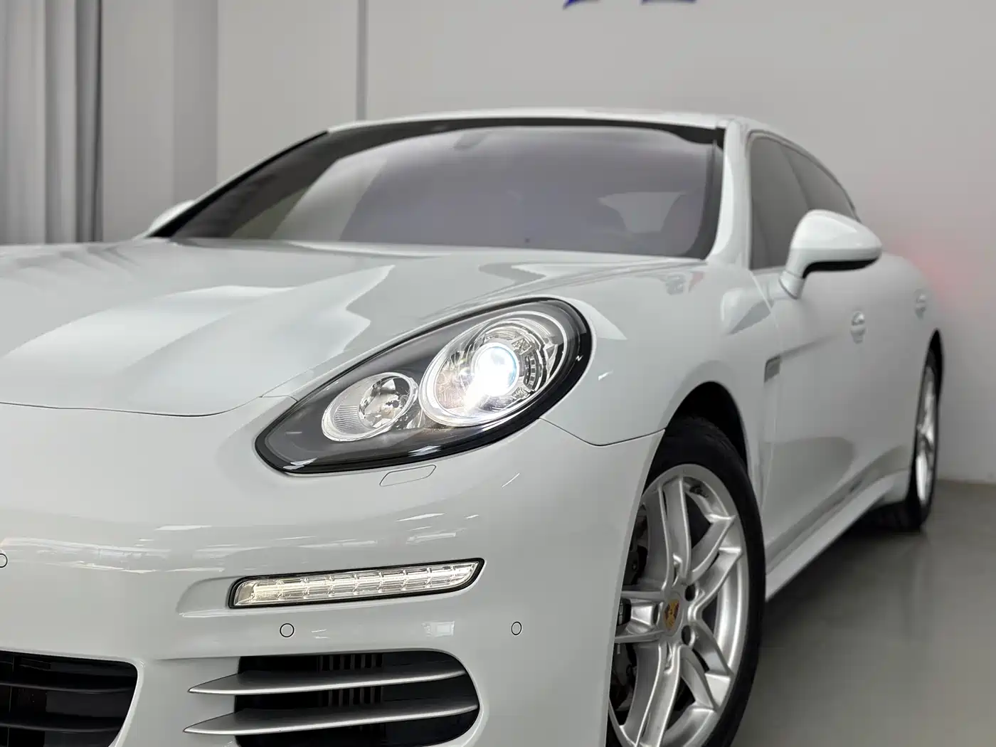 Porsche Panamera 2016 Panamera 4 Executive Edition 3.0T фото 3