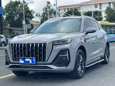Hongqi HS5