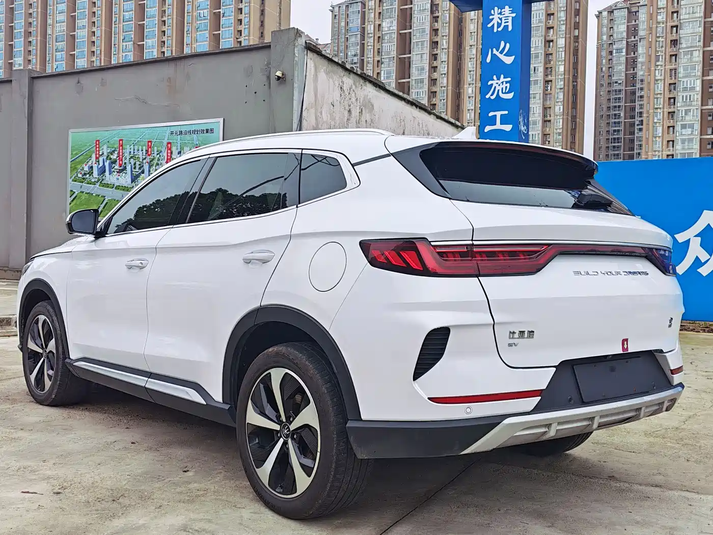 BYD Song PLUS PHEV 2021 EV Premium Model фото 8