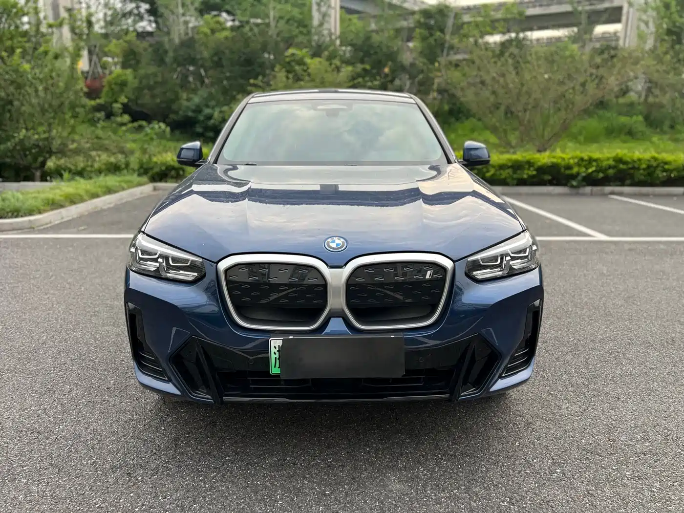 BMW iX3 2022 Leading Edition фото 2