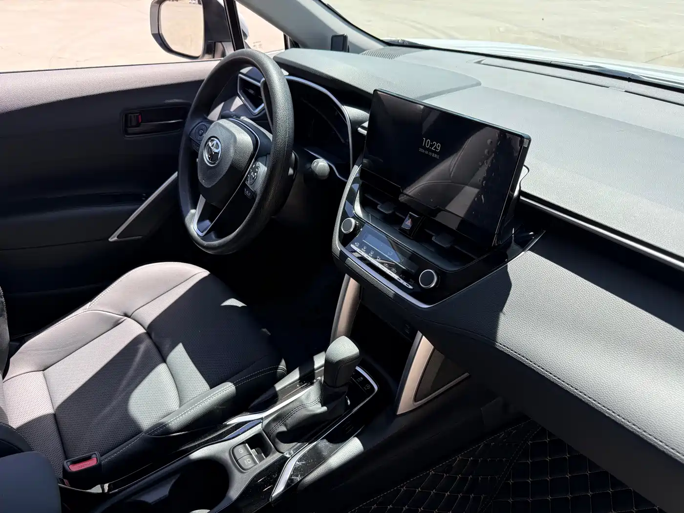 Toyota Frontlander 2024 2.0L CVT Leading Plus Edition фото 15