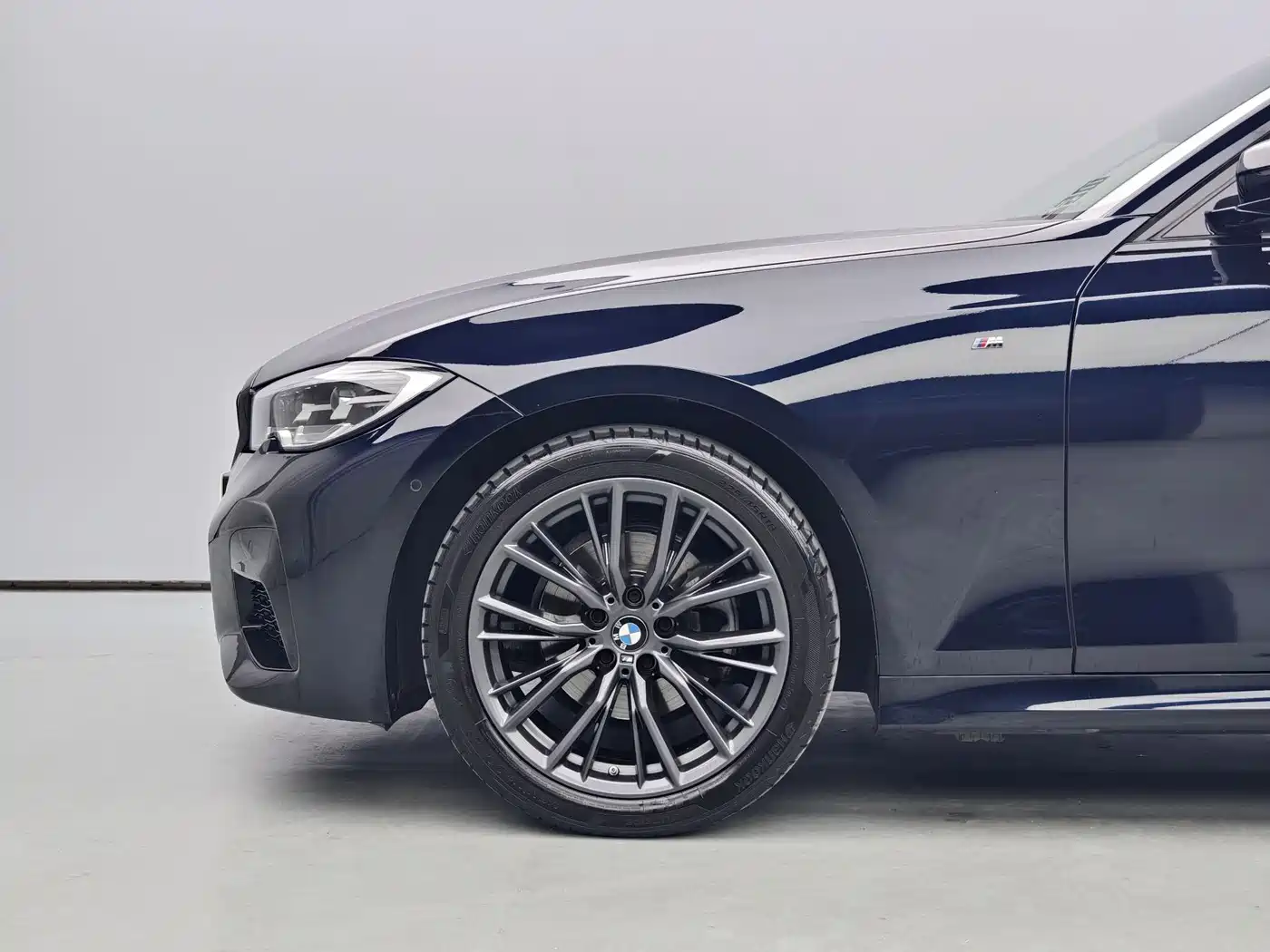 BMW 3 Series 2022 325Li M Sport Shadow Edition фото 17