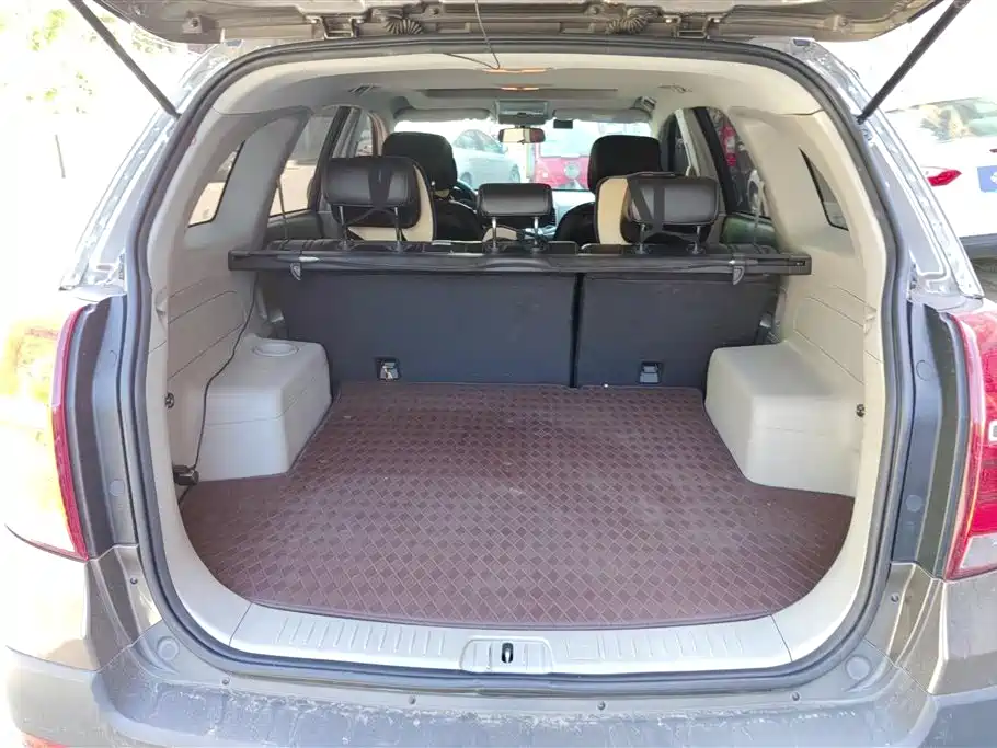 Chevrolet Captiva 2015 2.4L 2WD Urban Edition 5-seater фото 4