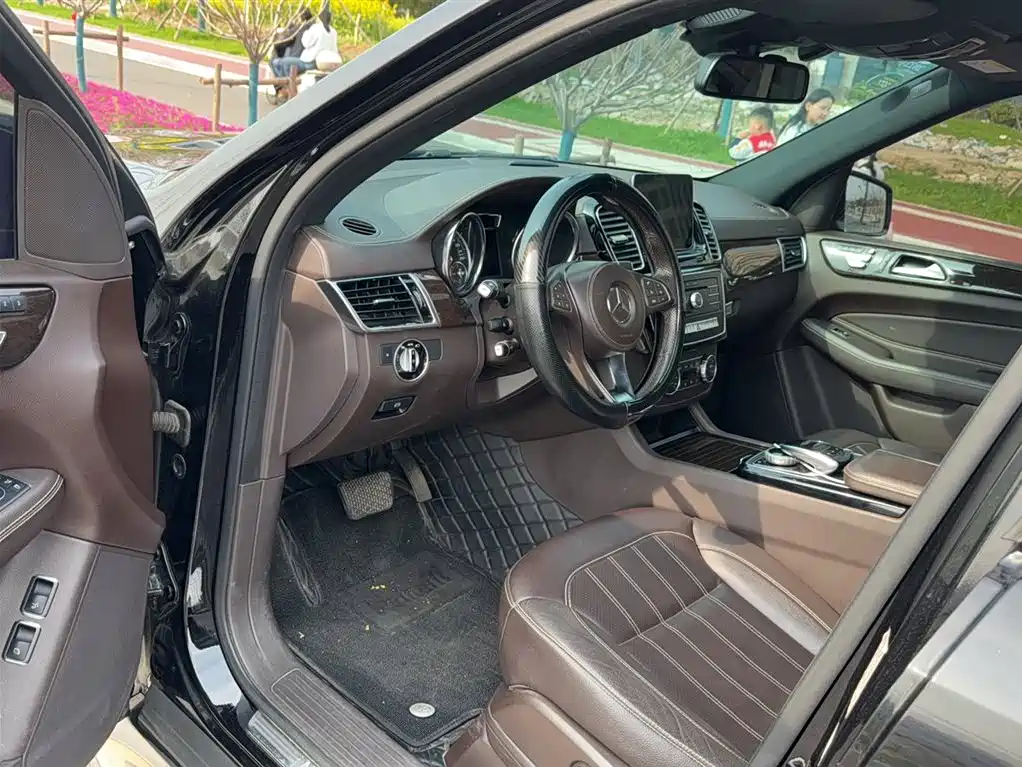 Mercedes-Benz GLS 2018 GLS 400 4MATIC Dynamic фото 12