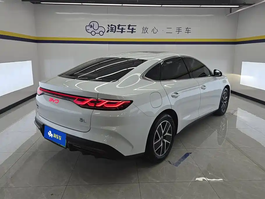 BYD Qin L 2024 DM-i 120KM Leading фото 3
