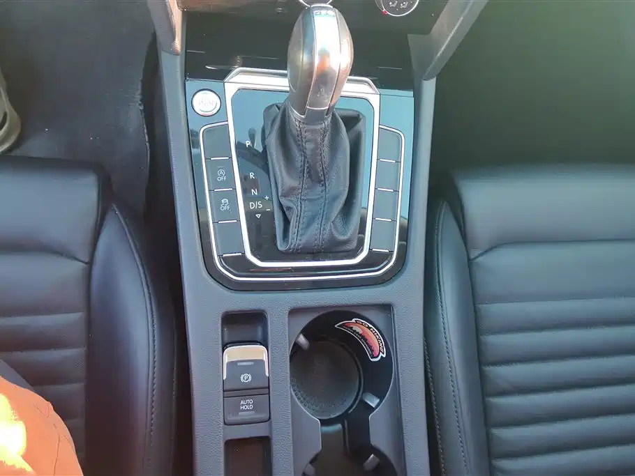 Volkswagen Magotan 2017 330TSI DSG Leading фото 16