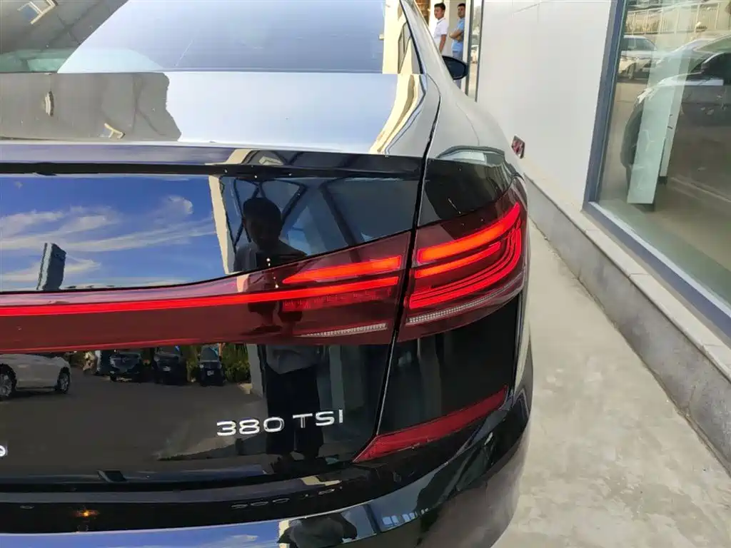 Volkswagen Passat 2025 Outstanding 380TSI Starlight Dragon Soaring Edition фото 8